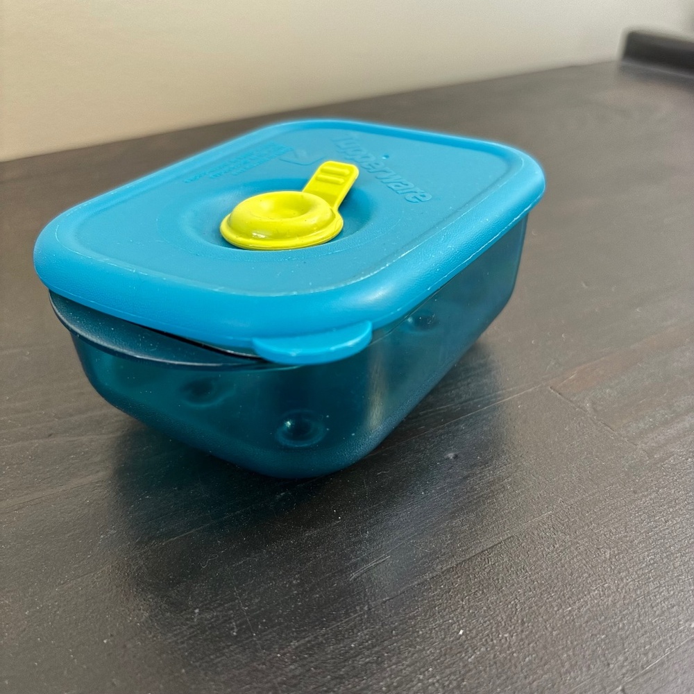 1 cup Tupperware Teal Blue Vent n' Serve #3387 container microwave safe